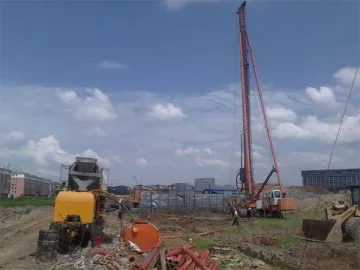 Long-Screw Pile Driver (Walking Type)