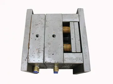 Injection Mould for Traffic Light Lens