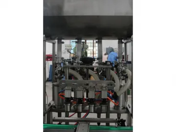 Four Head Liquid Filling Machine with Dust Cover