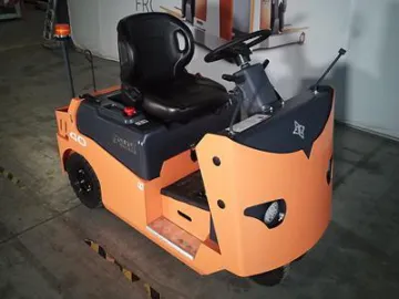 4,000kg Electric Tugger