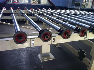 Approaching Roller Conveyor