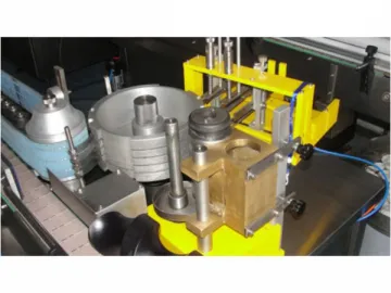 Double Side Glue Labeling Machine