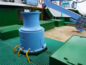 Hydraulic vertical capstan