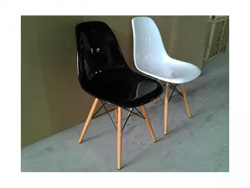 HG-58-1 Eames DSW Chair